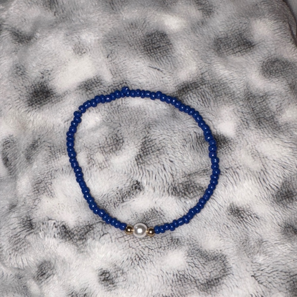 Blue Beaded Bracelet with Pearl Accent